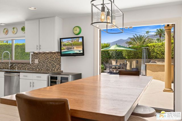 2295 E Park Drive, Palm Springs, CA 92262
