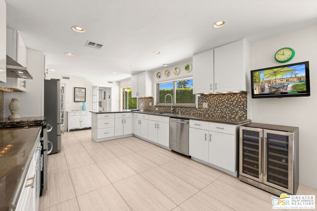 2295 E Park Drive, Palm Springs, CA 92262
