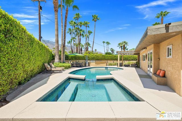 2295 E Park Drive, Palm Springs, CA 92262