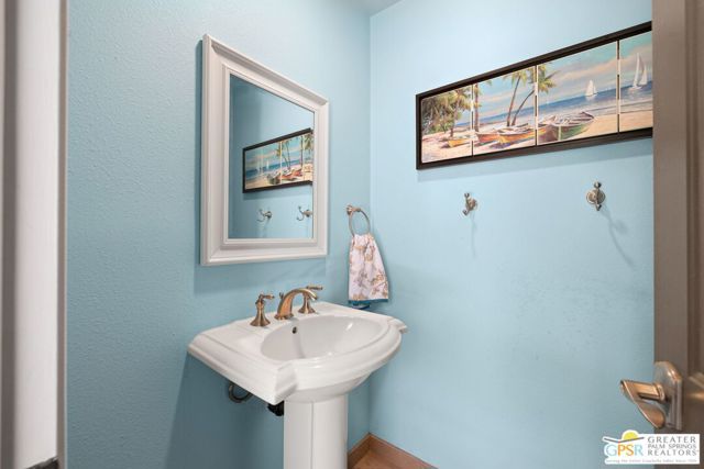 2295 E Park Drive, Palm Springs, CA 92262