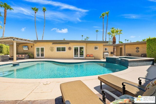 2295 E Park Drive, Palm Springs, CA 92262