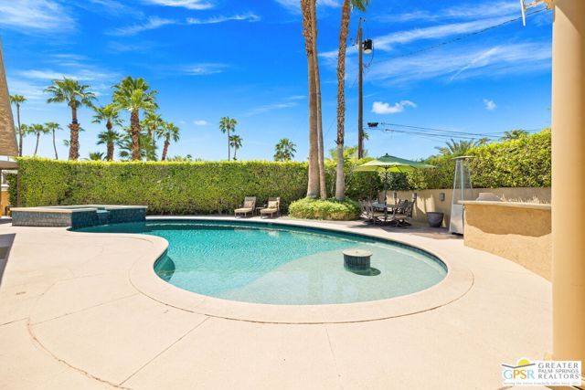 2295 E Park Drive, Palm Springs, CA 92262