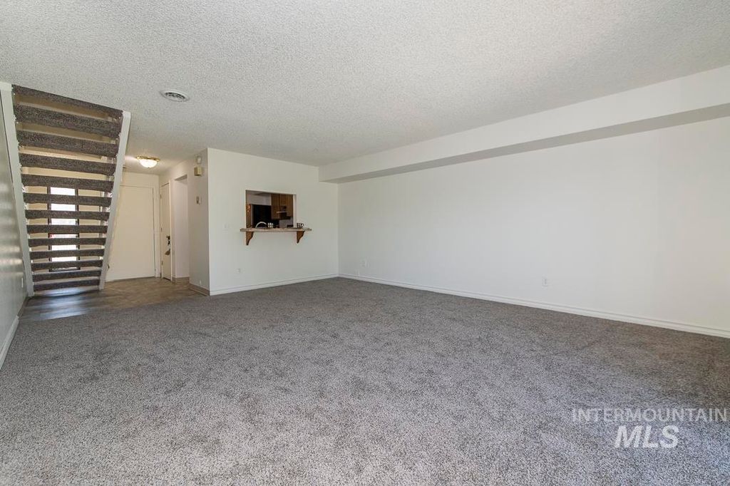 372 N Eagle Glen Ln, Eagle, ID 83616