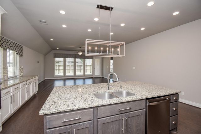 8133 Tyrell Heights Drive, Magnolia, TX 77354
