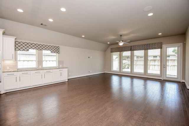 8133 Tyrell Heights Drive, Magnolia, TX 77354