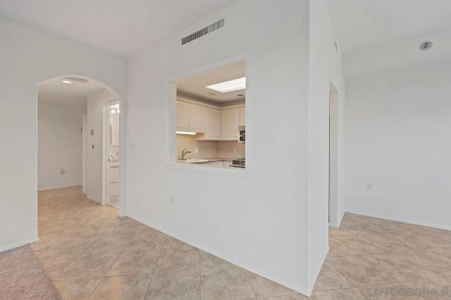 3890 Nobel Dr. 306, San Diego, CA 92122