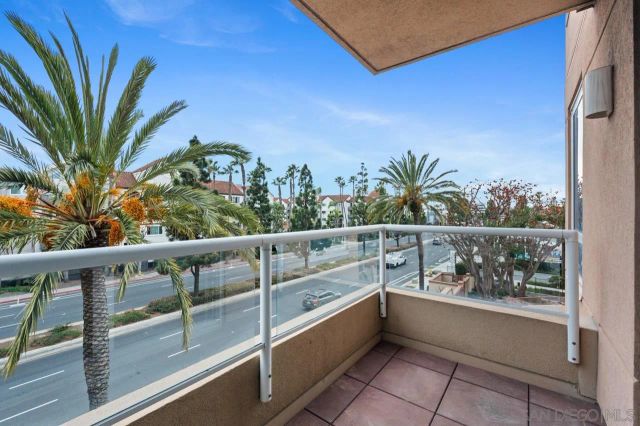 3890 Nobel Dr. 306, San Diego, CA 92122