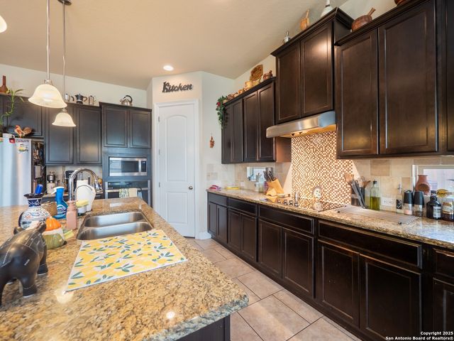 813 Sussex Cove, Cibolo, TX 78108