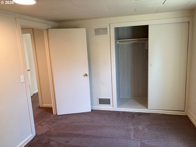 200 AZALEA Dr, Eugene, OR 97404