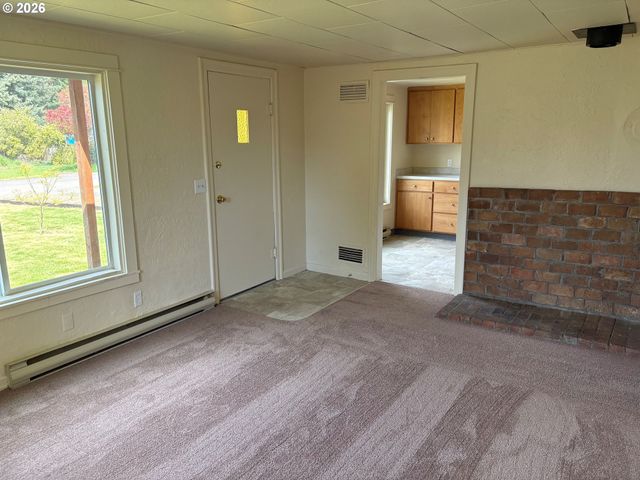 200 AZALEA Dr, Eugene, OR 97404