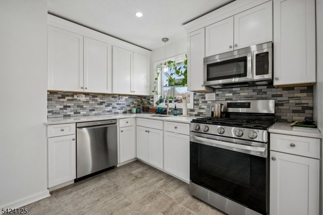 30 Crescent Dr, Hanover Twp., NJ 07981