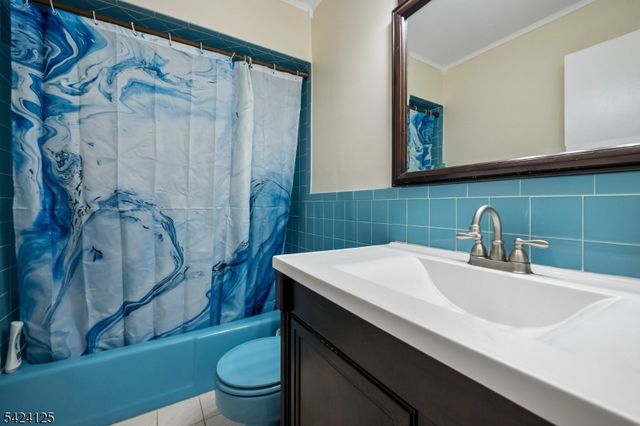 30 Crescent Dr, Hanover Twp., NJ 07981