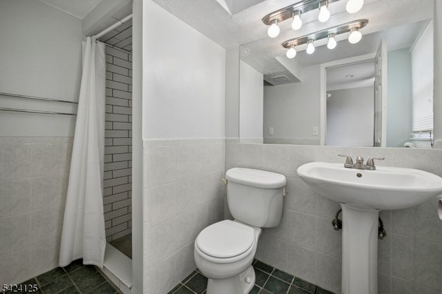 30 Crescent Dr, Hanover Twp., NJ 07981