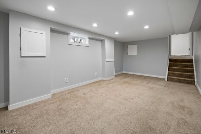 30 Crescent Dr, Hanover Twp., NJ 07981