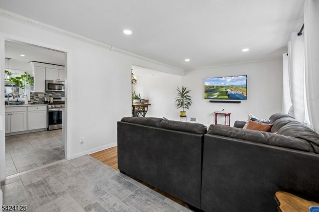 30 Crescent Dr, Hanover Twp., NJ 07981