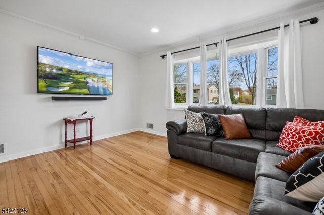 30 Crescent Dr, Hanover Twp., NJ 07981