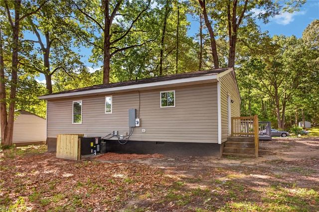 121 Theodore Allen RD, Williamsburg, VA 23188