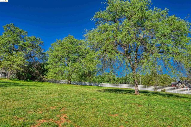 13301 Clements, Groveland, CA 95321