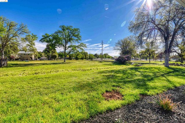 13301 Clements, Groveland, CA 95321