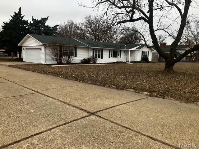 1301 N Douglas, Malden, MO 63863