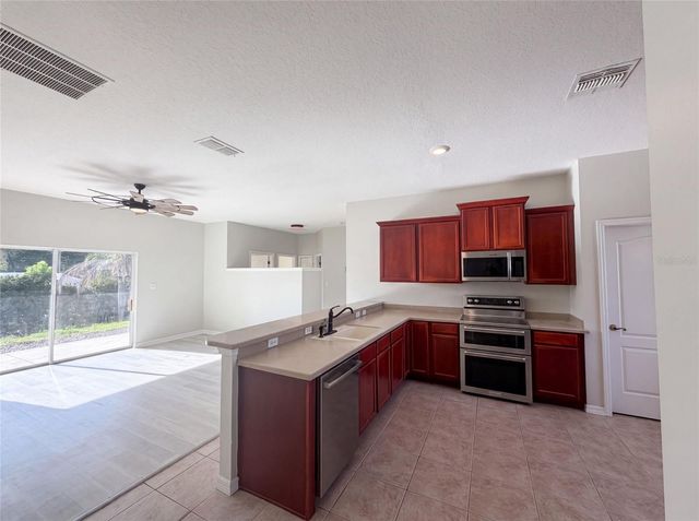 204 ROUND MAN STREET, Leesburg, FL 34748