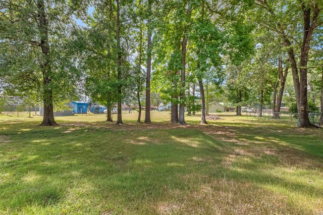 190 Lake View Lane, Livingston, TX 77351