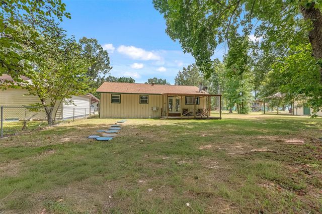 190 Lake View Lane, Livingston, TX 77351