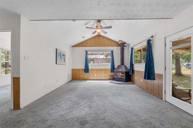 190 Lake View Lane, Livingston, TX 77351