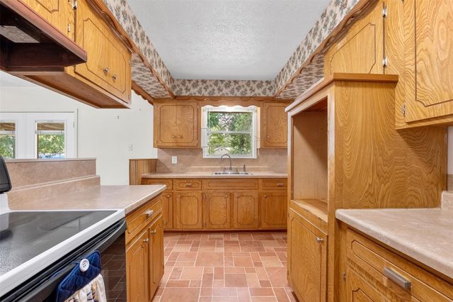 190 Lake View Lane, Livingston, TX 77351