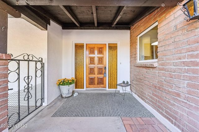 611 S Los Opalos, Green Valley, AZ 85614