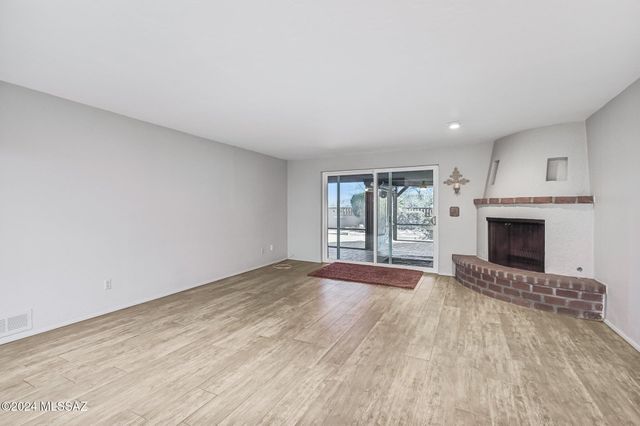 611 S Los Opalos, Green Valley, AZ 85614