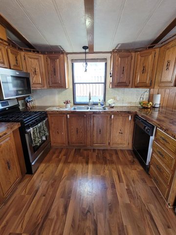 2665 Benlana Court, Maplewood, MN 55119