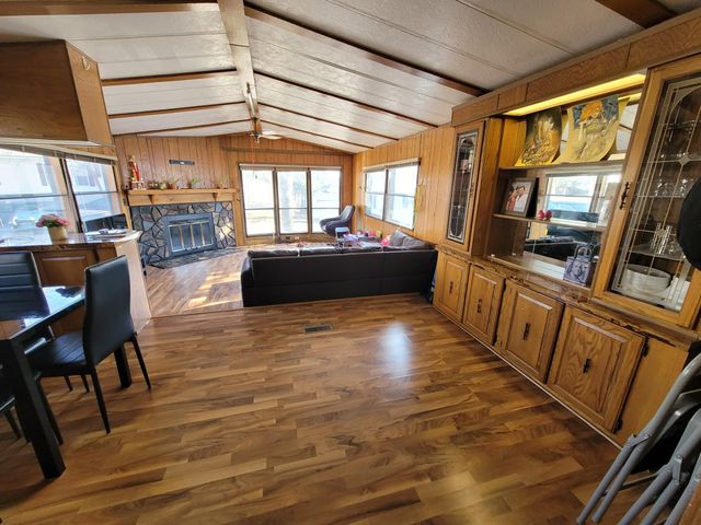 2665 Benlana Court, Maplewood, MN 55119