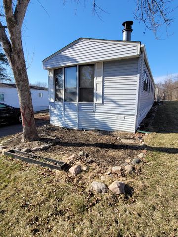 2665 Benlana Court, Maplewood, MN 55119