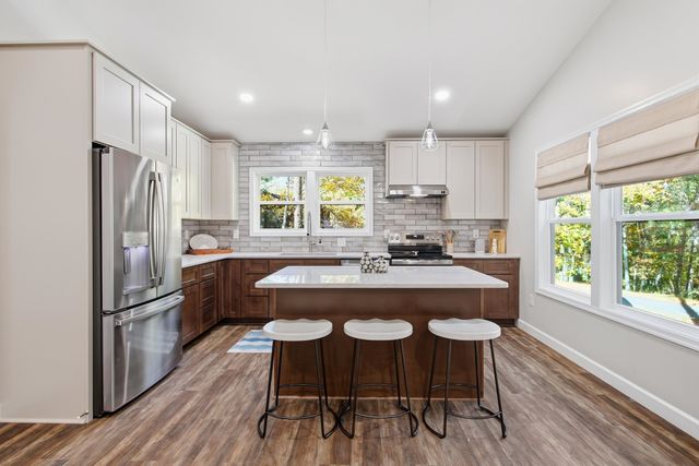 395 DELORIS RD, Basye, VA 22810