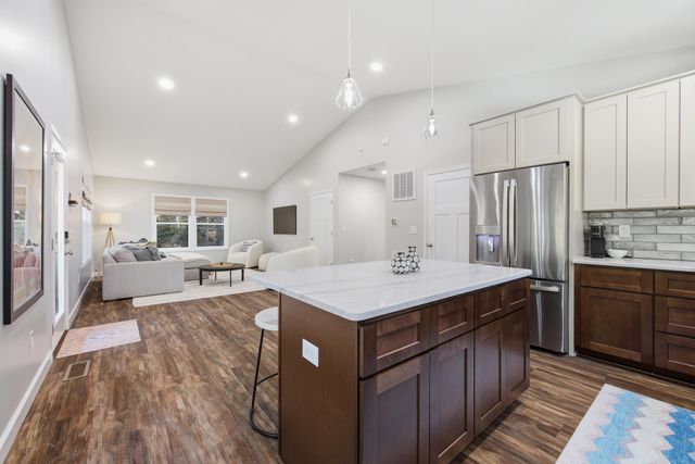 395 DELORIS RD, Basye, VA 22810