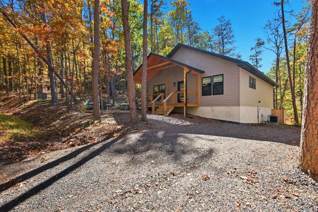 395 DELORIS RD, Basye, VA 22810