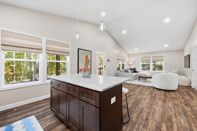 395 DELORIS RD, Basye, VA 22810