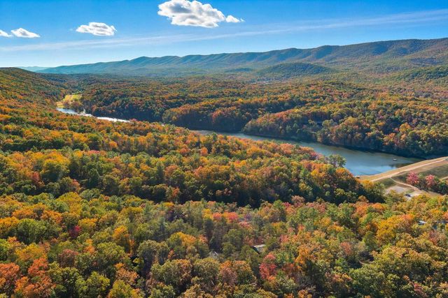 395 DELORIS RD, Basye, VA 22810