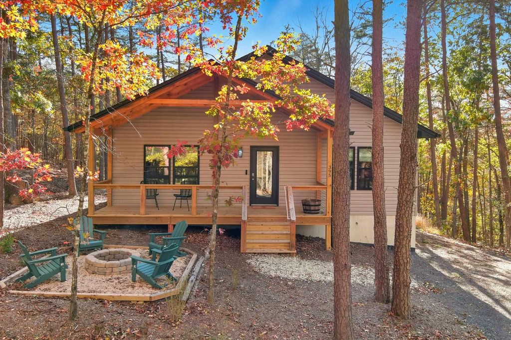 395 DELORIS RD, Basye, VA 22810