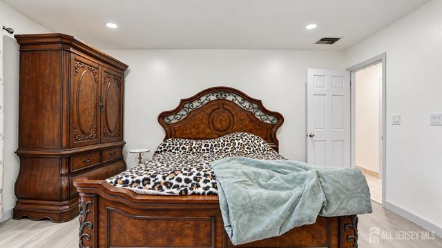 6 E 2nd Street, Port Reading, NJ 07064