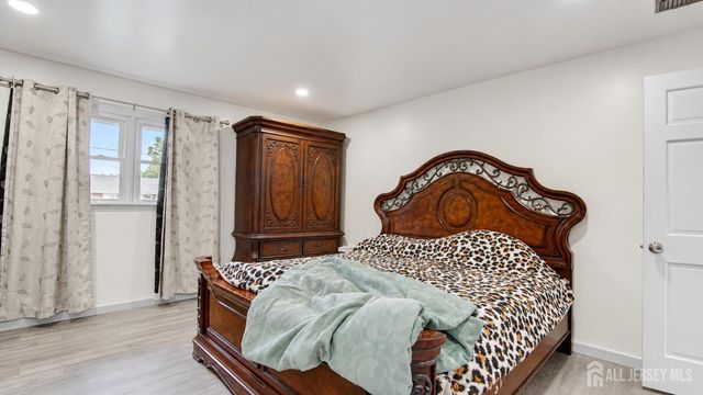 6 E 2nd Street, Port Reading, NJ 07064