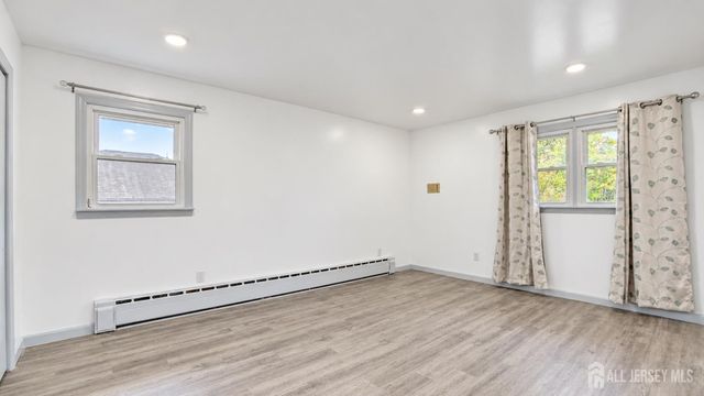 6 E 2nd Street, Port Reading, NJ 07064