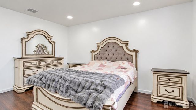 6 E 2nd Street, Port Reading, NJ 07064