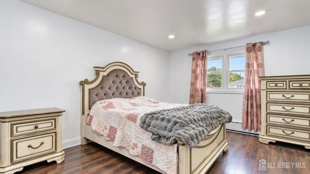 6 E 2nd Street, Port Reading, NJ 07064