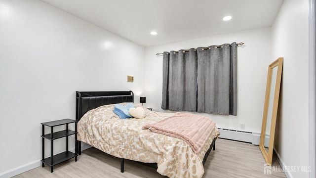 6 E 2nd Street, Port Reading, NJ 07064