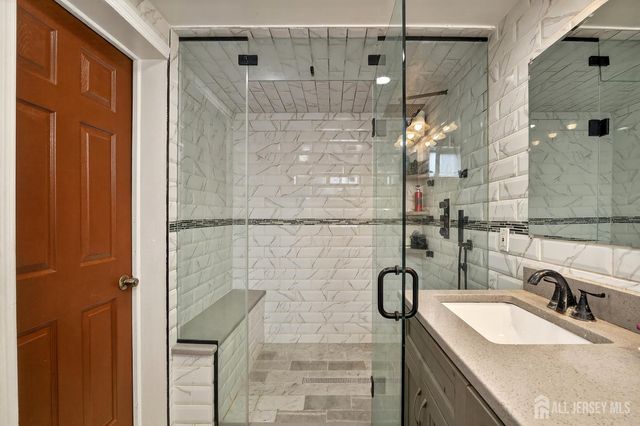 6 E 2nd Street, Port Reading, NJ 07064