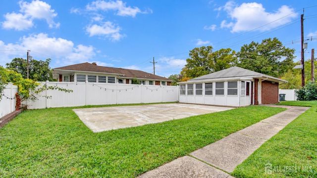 6 E 2nd Street, Port Reading, NJ 07064