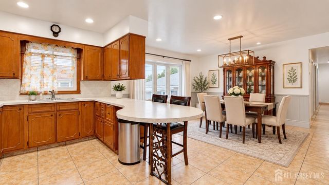 6 E 2nd Street, Port Reading, NJ 07064