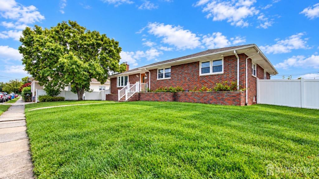6 E 2nd Street, Port Reading, NJ 07064